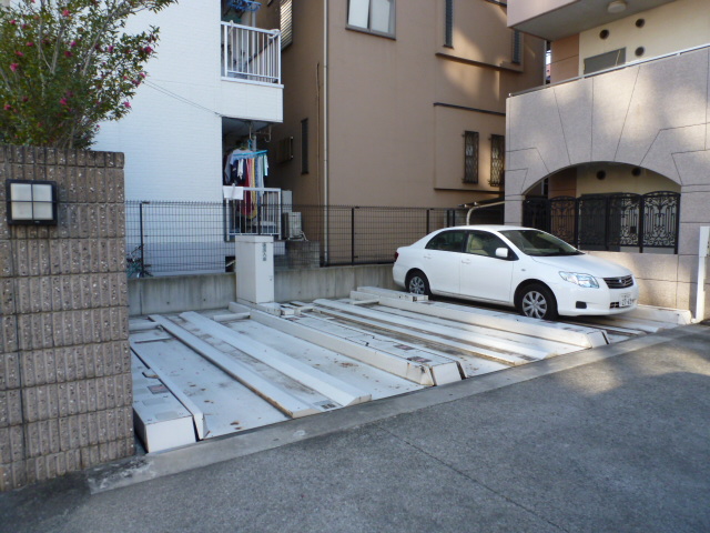 Parking lot. On-site parking complete