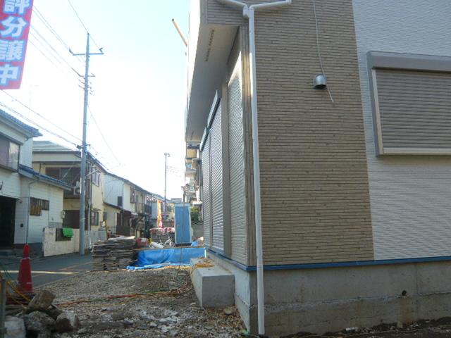 Local photos, including front road. 11 / 1 shooting