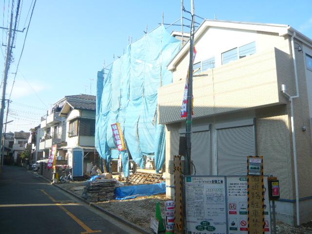 Local photos, including front road. 11 / 1 shooting Mid-November will be completed