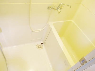 Bath. It is simple and calm atmosphere! 