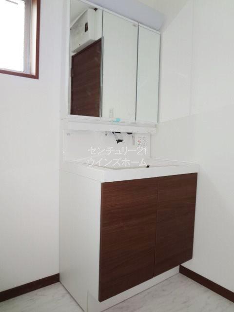 Wash basin, toilet. Vanity (October 2013) Shooting