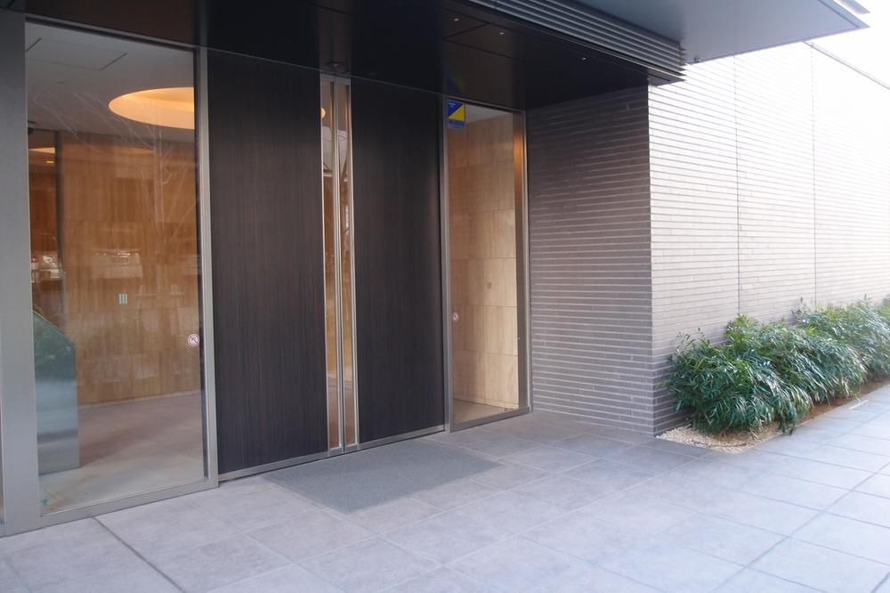 Entrance. Common areas