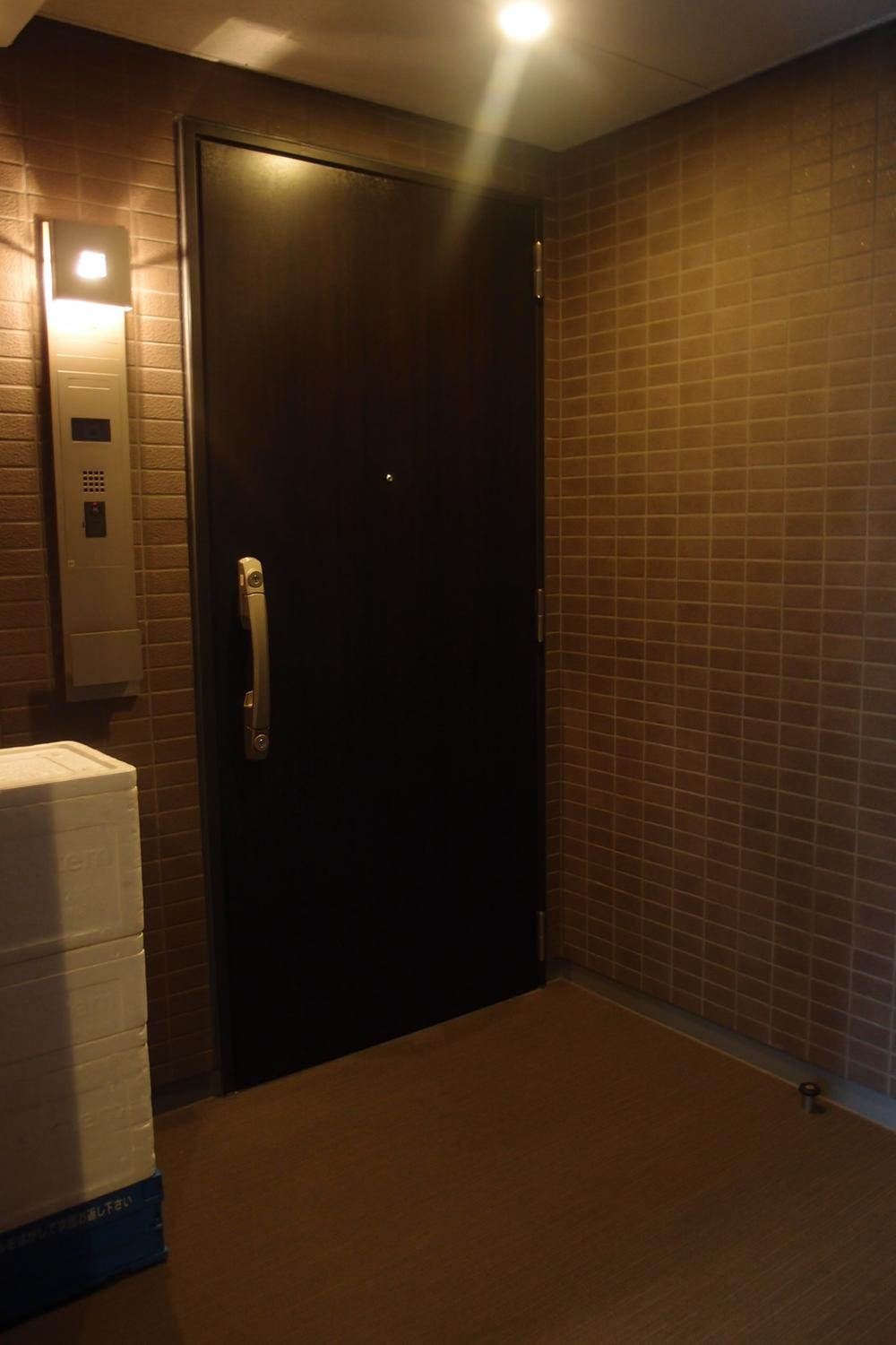 Entrance. Local (12 May 2013) Shooting