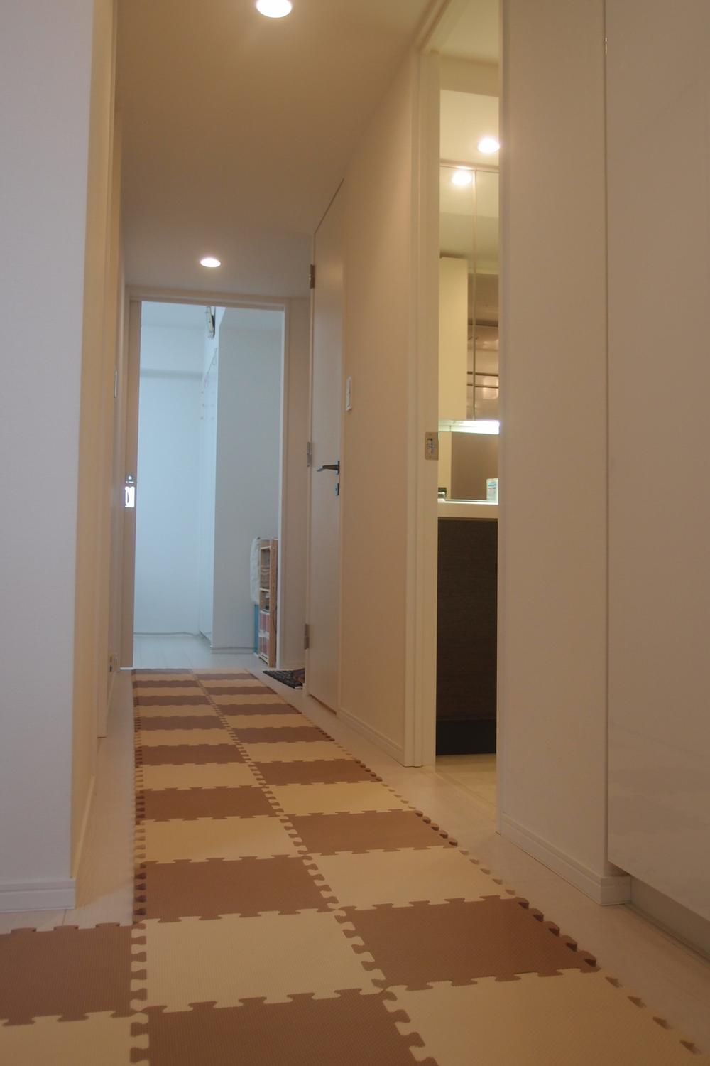 Other introspection. Indoor corridor (December 2013) Shooting