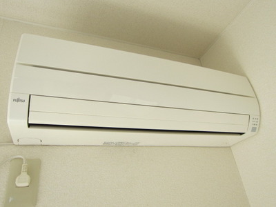 Other Equipment. Comes with air conditioning 2 groups (living)