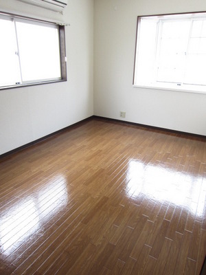 Living and room. It is 2 Menmado corner room unique