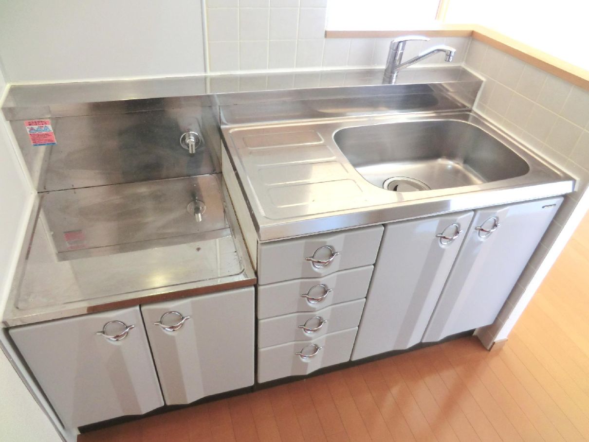 Kitchen. Two-burner gas stove installation Allowed
