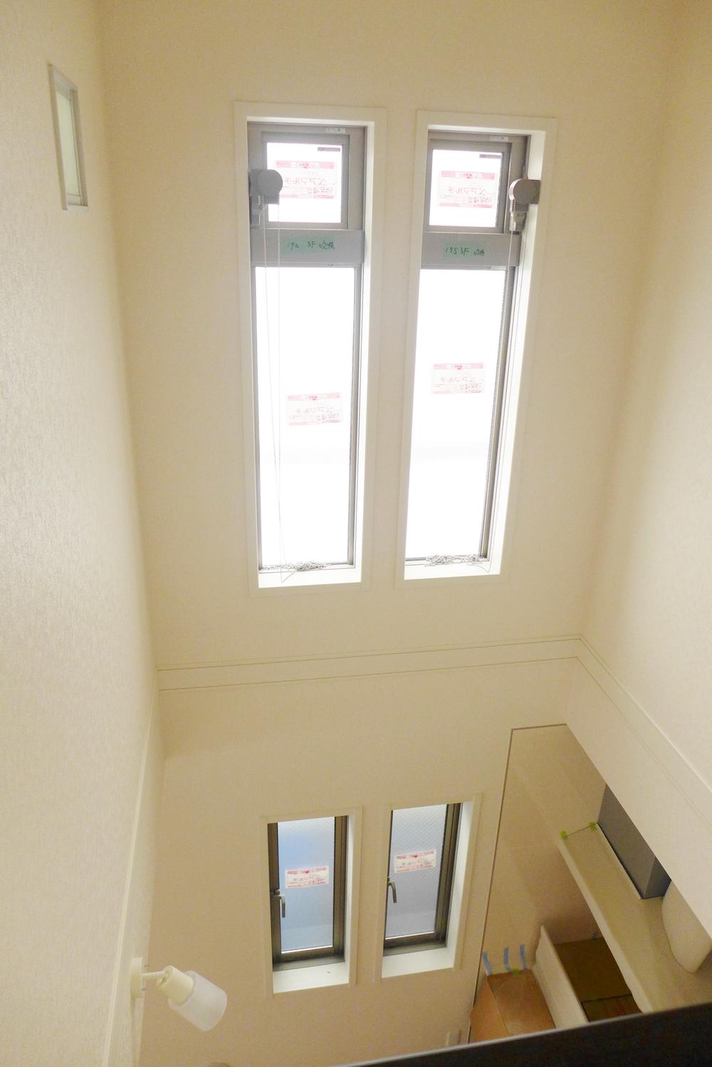 Other. Opening from the third floor to the second floor. Masu fun Me plenty of daylighting.