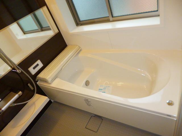 Bathroom. Building 2: Indoor (July 2013) Shooting