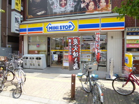 Convenience store. 150m until MINISTOP (convenience store)