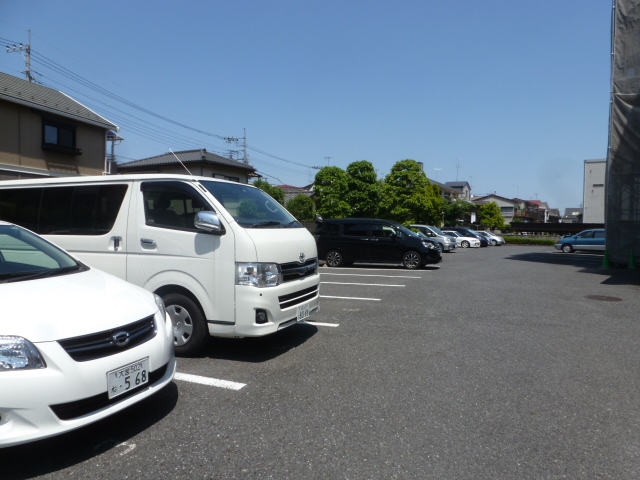 Parking lot. On-site parking