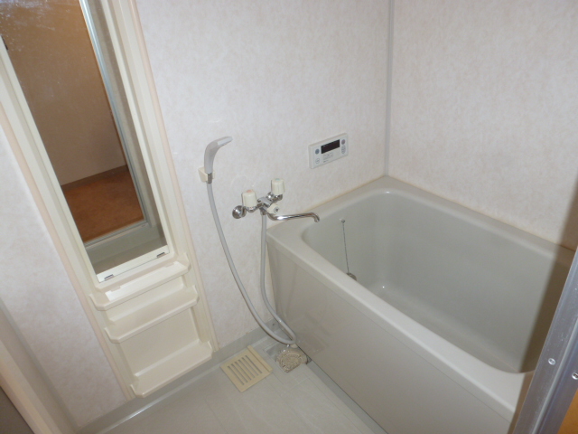 Bath. Bus with add cooked