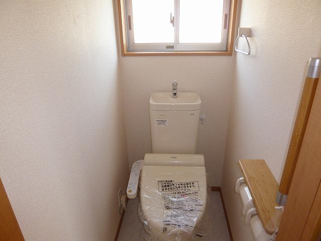 Toilet. Indoor (11 May 2013) Shooting 1 Building
