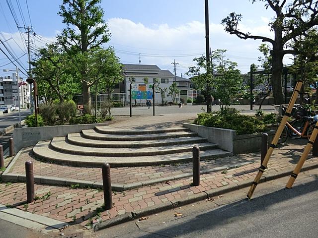 park. 295m to a large southeast children's park