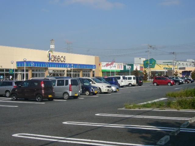 Supermarket. 1000m to Mamimato