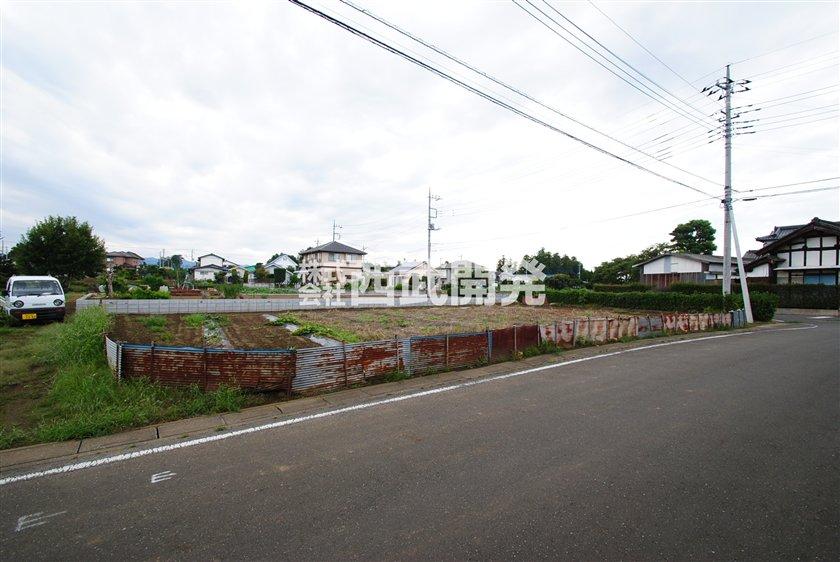 Local photos, including front road. Local (09 May 2013) Shooting