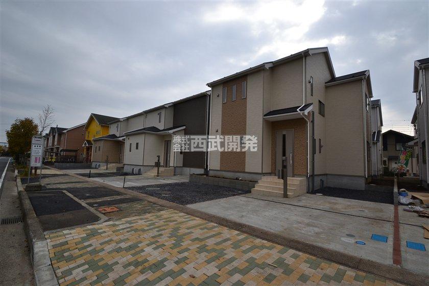 Local photos, including front road. Local (11 May 2013) Shooting