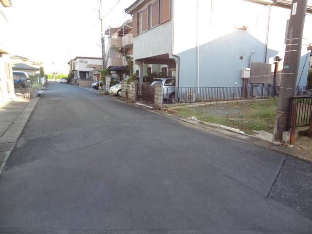 Local photos, including front road. Local (10 May 2013) Shooting