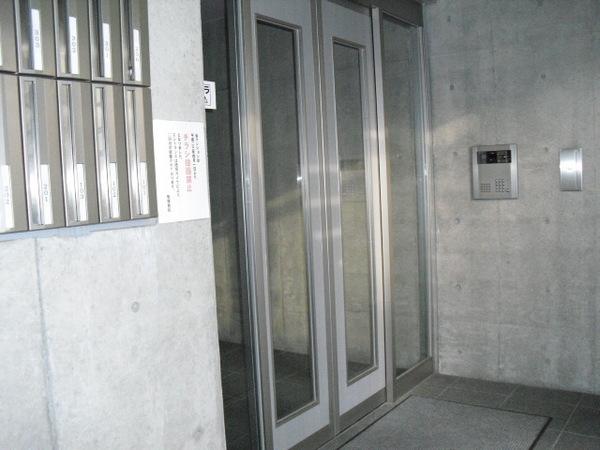 Entrance. It is safe in the auto-lock