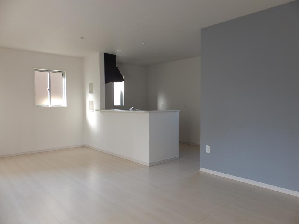 Living. Local (12 May 2013) Shooting