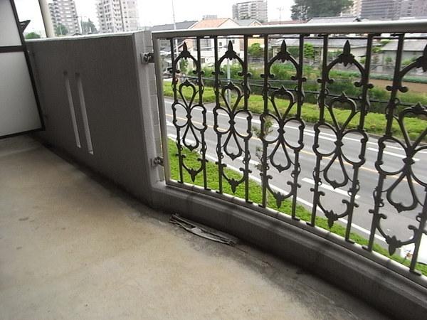 Balcony. Futon also Jose plenty