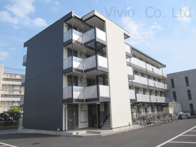 Building appearance. It is a beautiful building of the four-storey ☆