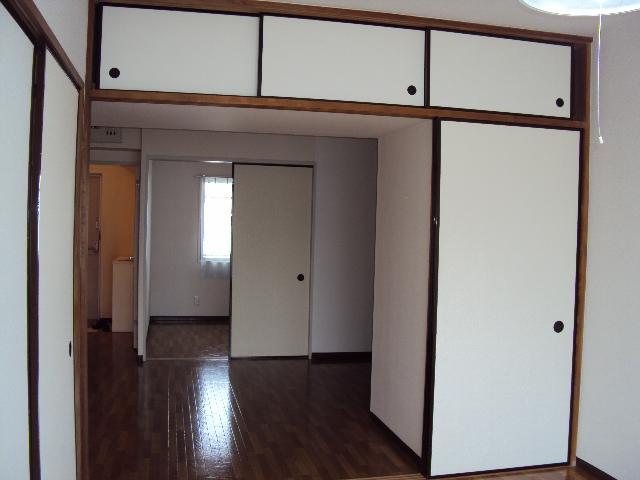 Receipt. Western-style housing