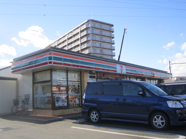 Convenience store. Seven-Eleven Sakado Tsukagoshi store up (convenience store) 424m