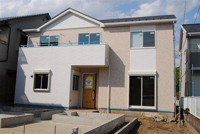 Building plan example (exterior photos). Seller example of construction (reference photograph)