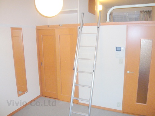 Other room space. Convenient loft is about 3.5 Pledge! 