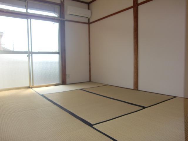 Other room space. room