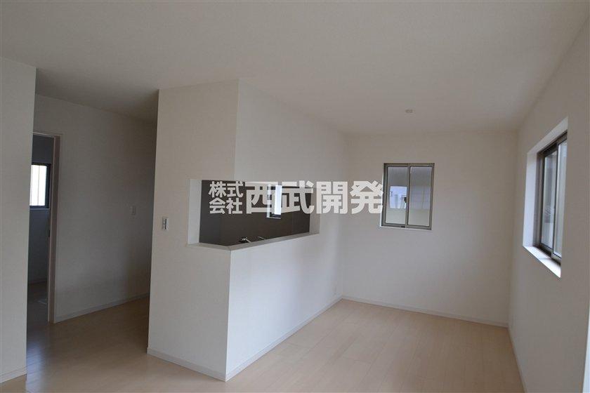 Same specifications photos (living). Local (12 May 2013) Shooting Bright living room