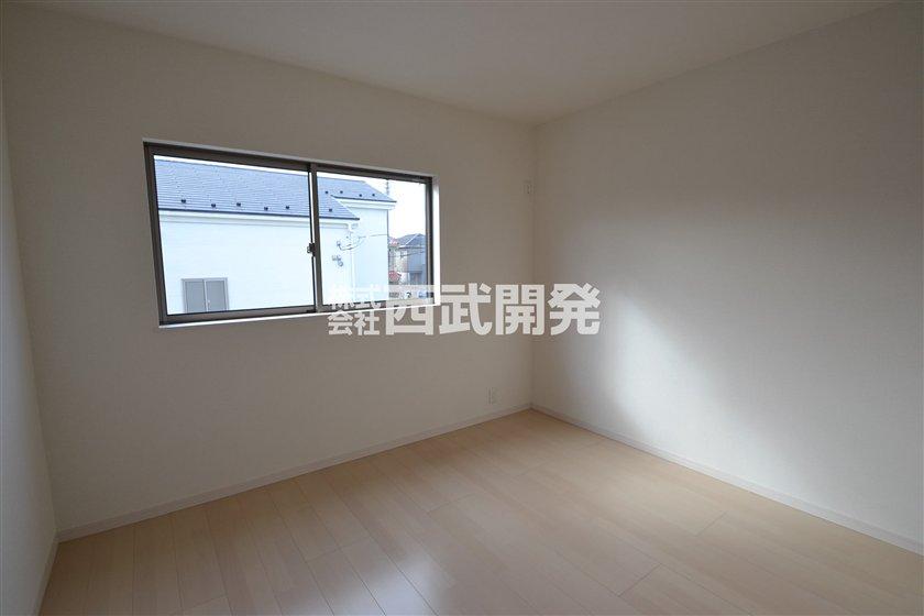 Non-living room. Indoor (12 May 2013) Shooting