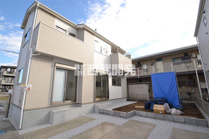 Local appearance photo. Local (12 May 2013) Shooting