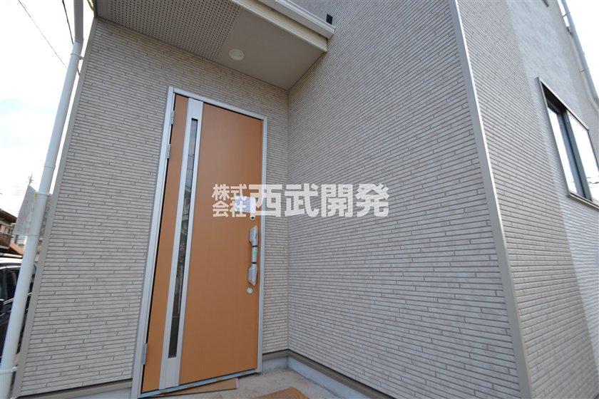 Entrance. Local (12 May 2013) Shooting