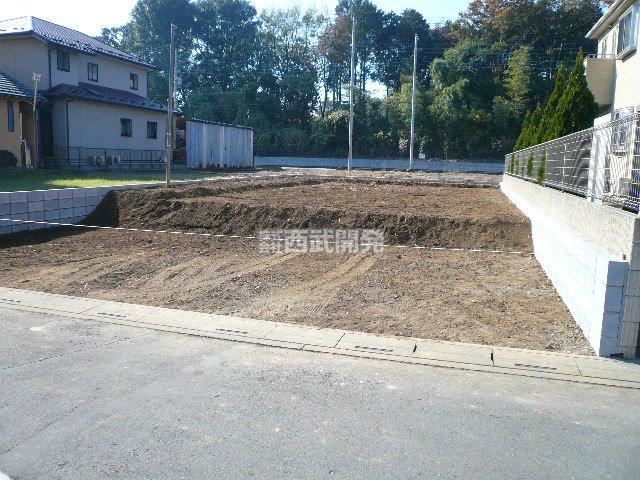 Local photos, including front road. Local (11 May 2013) Shooting