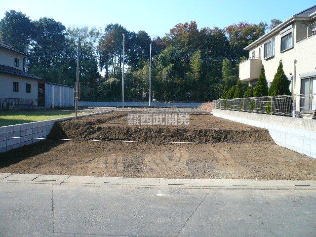 Local photos, including front road. Local (11 May 2013) Shooting