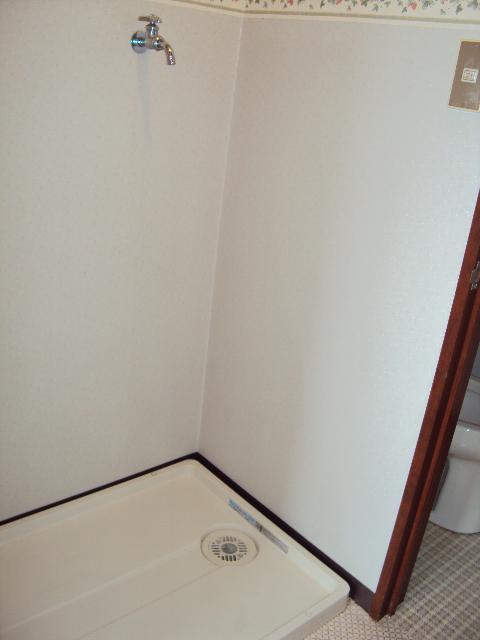 Other Equipment. Indoor Laundry Storage