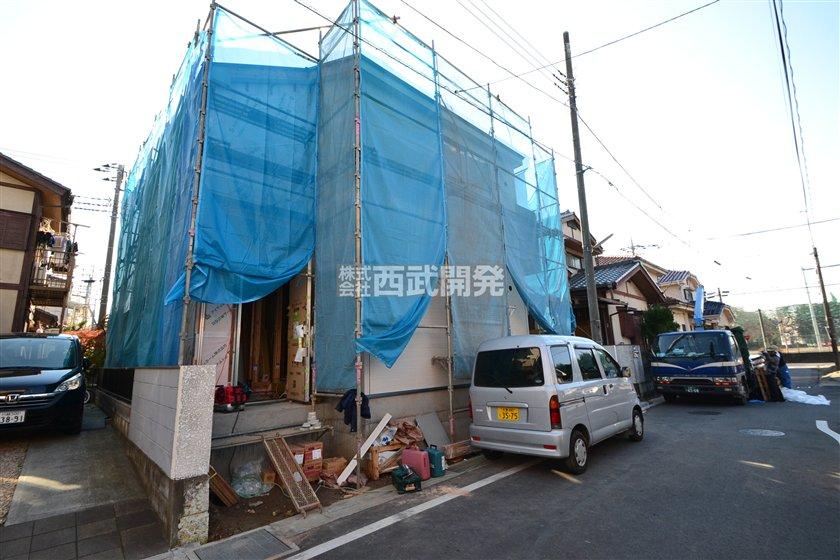 Local photos, including front road. Local (12 May 2013) Shooting