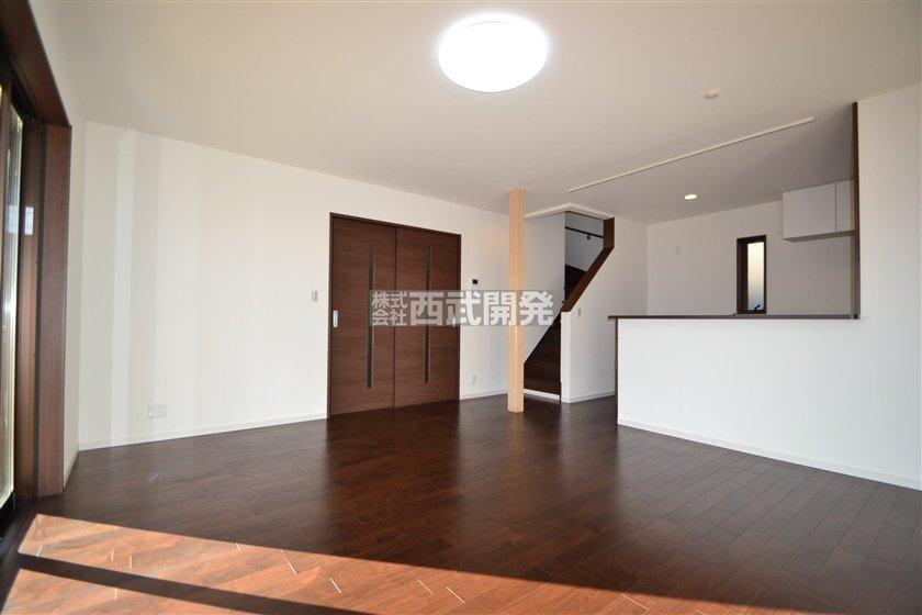 Same specifications photos (living). Color ・ Arrangement and the like are different. For more details, please contact us.