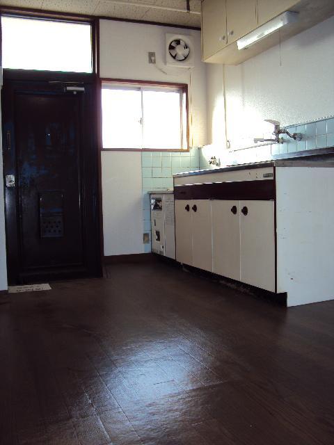 Kitchen. Kitchen (same type)