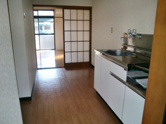 Kitchen. Kitchen spacious, Still space have also put a refrigerator