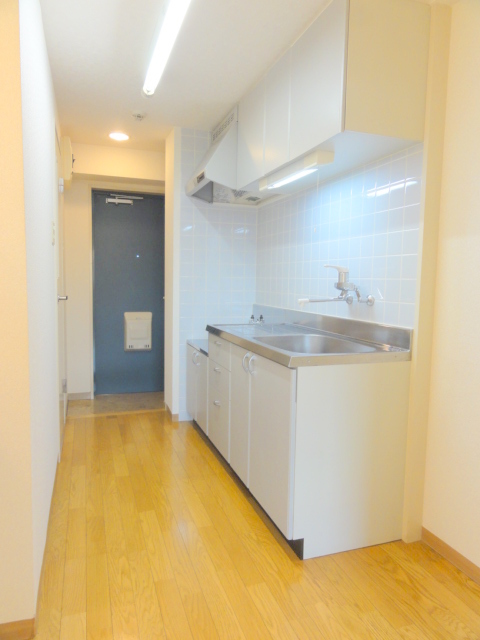 Other room space. It is the space of the corridor. There is a very clean feeling!