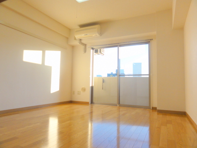 Other room space. Air conditioning are equipped.