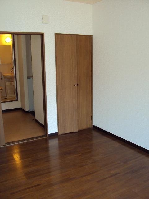 Living and room. Western-style 2
