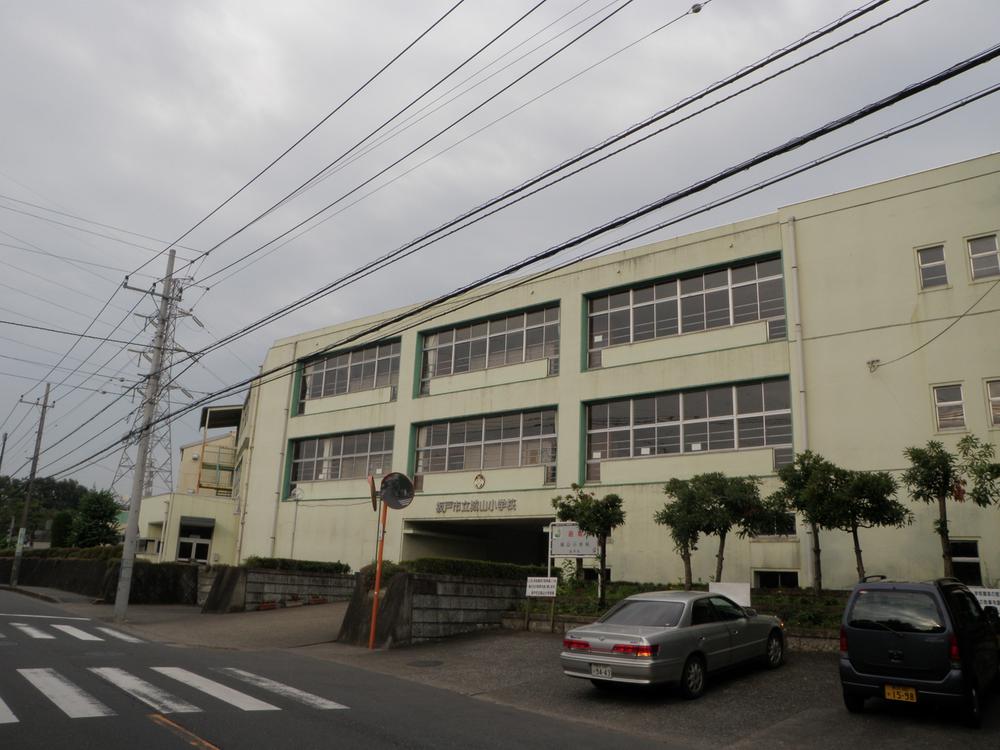 Primary school. A 5-minute walk from the elementary school