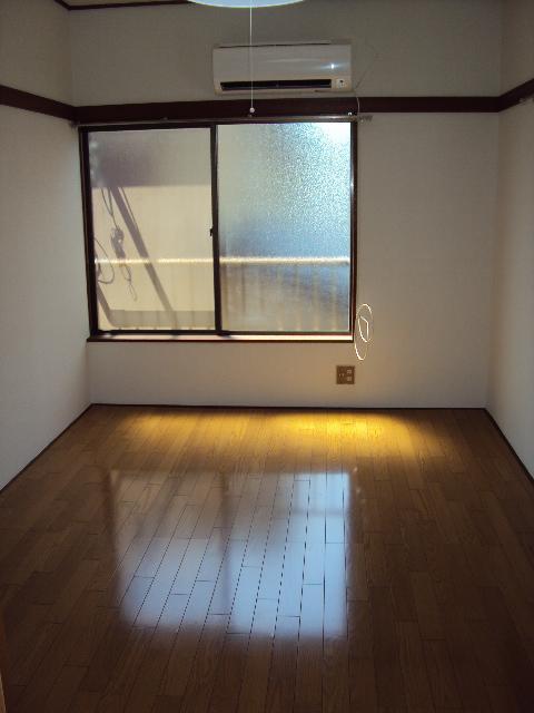 Living and room. Western-style 2