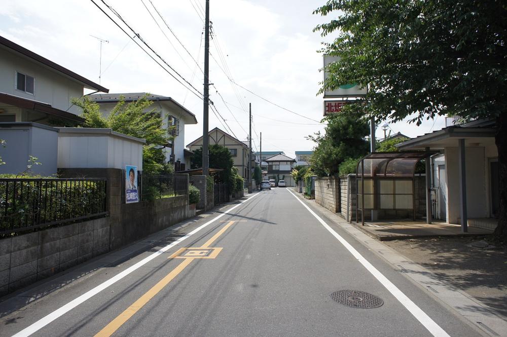 Local photos, including front road. Local (10 May 2013) Shooting