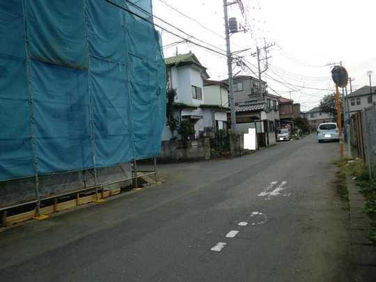 Local photos, including front road. Frontal road