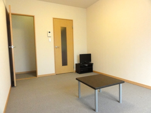 Other room space. table ・ It is also equipped with TV. 